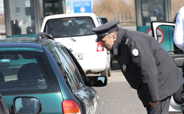 Спремите се за гужве на границама: Биће отворене све расположиве траке, Царина има савет за путнике